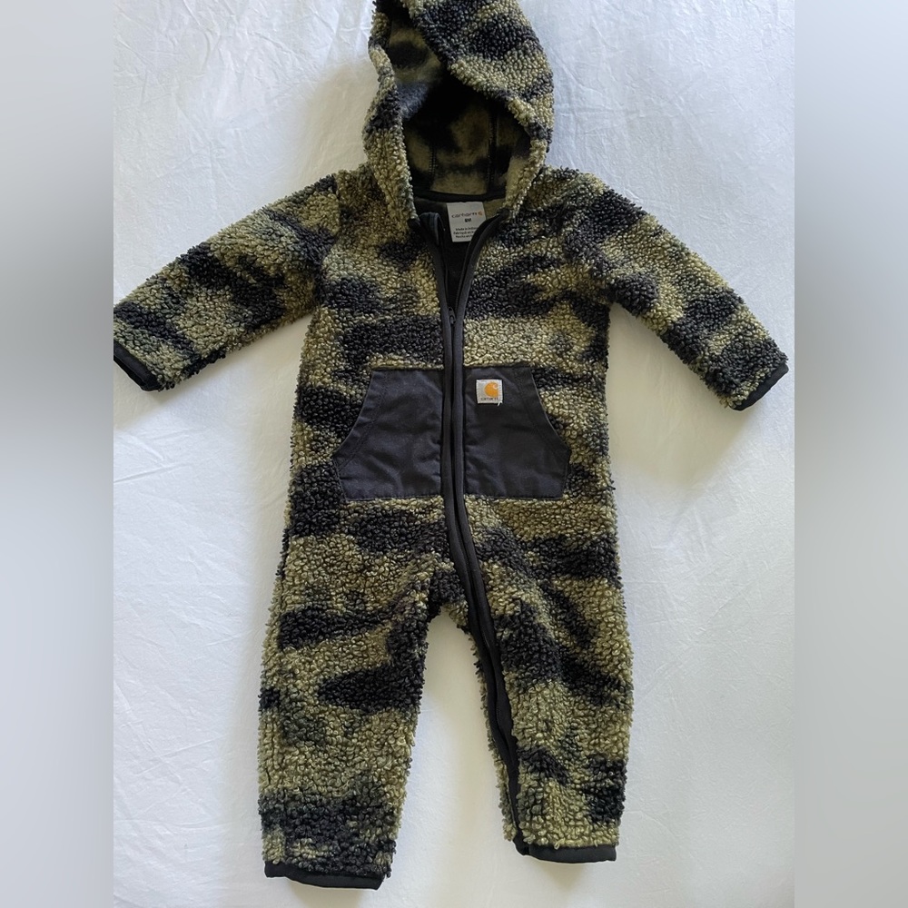Carhartt infant long sleeve front zip fleece jacket. Size: 6 months